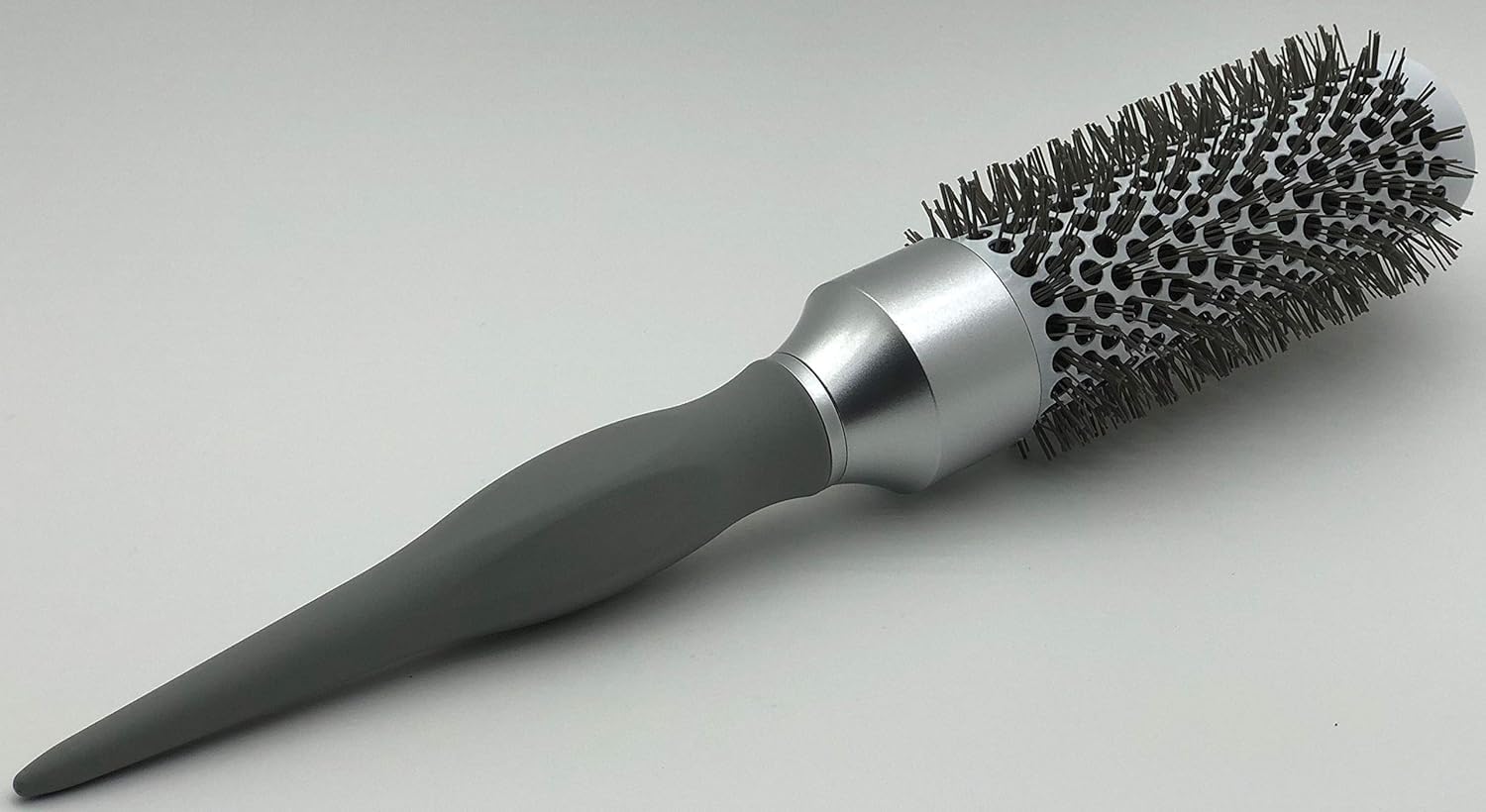 Round Hair Brush – Medium 33 mm Barrel – Ceramic-Coated Styling Brush for Daily Use – Lightweight, Vented Bristle Design – Grey Handle