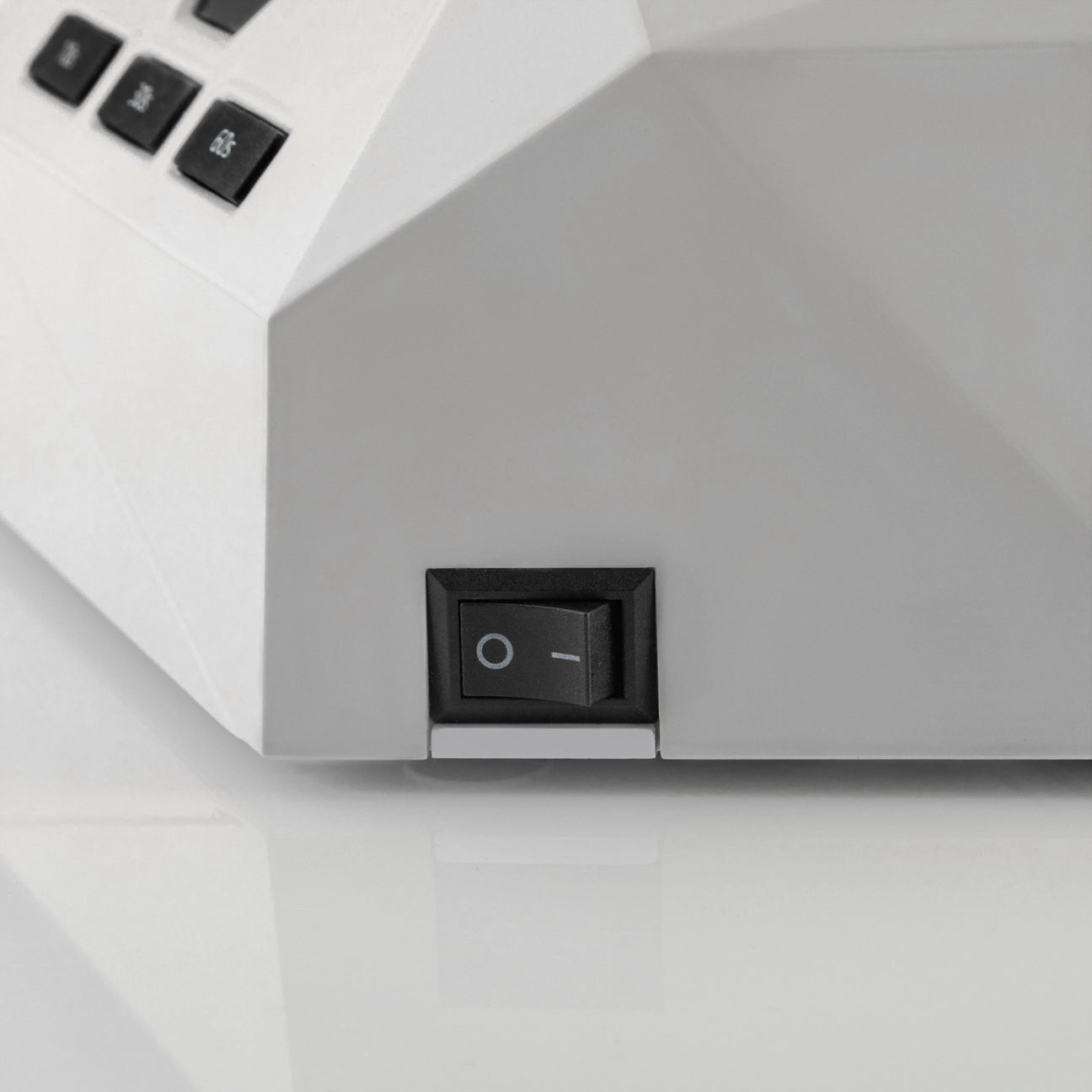 Beta Lamp - White