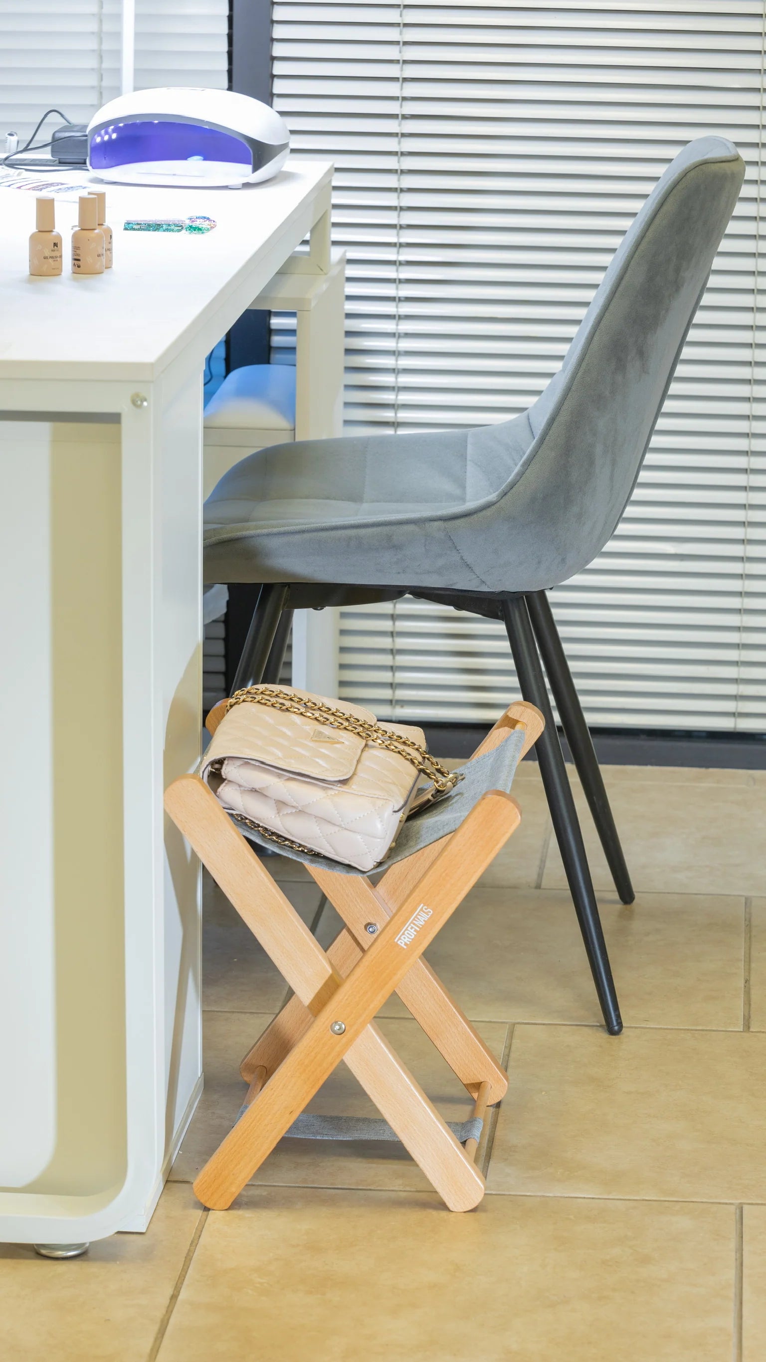 Bag stand