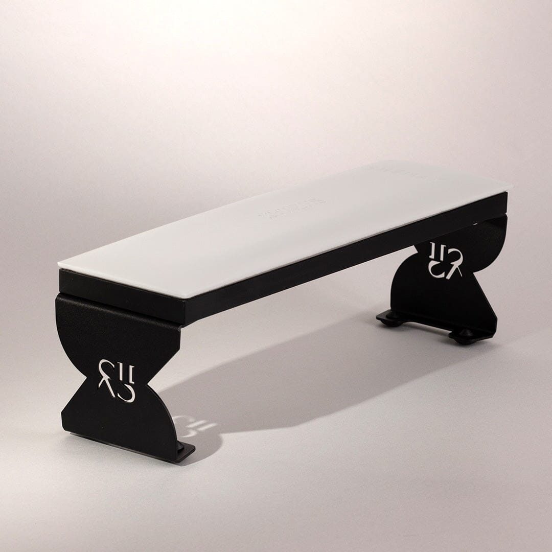 Shemax Hand Rest Comfort White on Black — Nail table for manicure